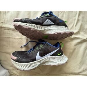 Nike Pegasus Trail 3 Womens 5.5 Black Running Athletic Sneakers Low Top DA8698